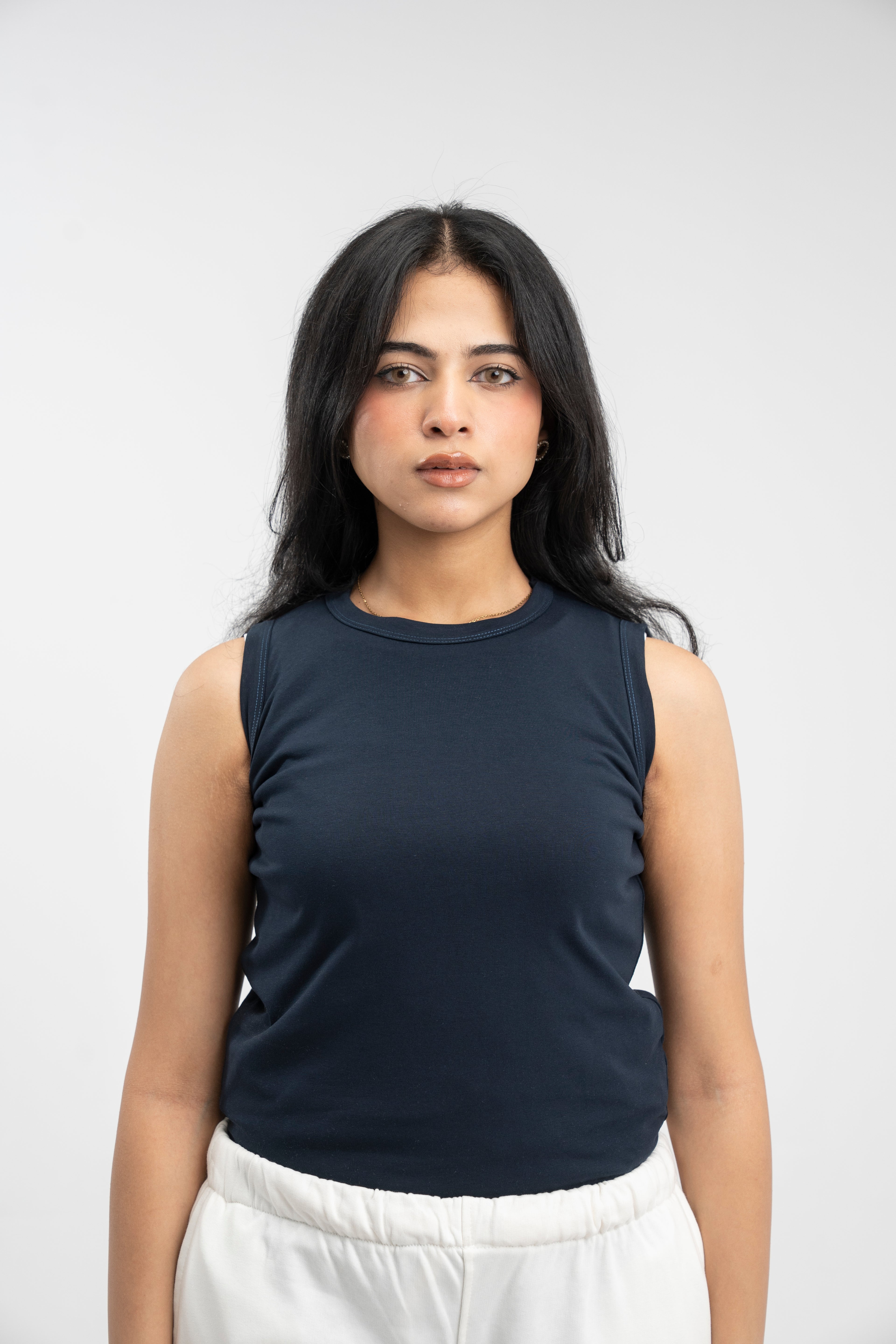 Sleeveless Basic top
